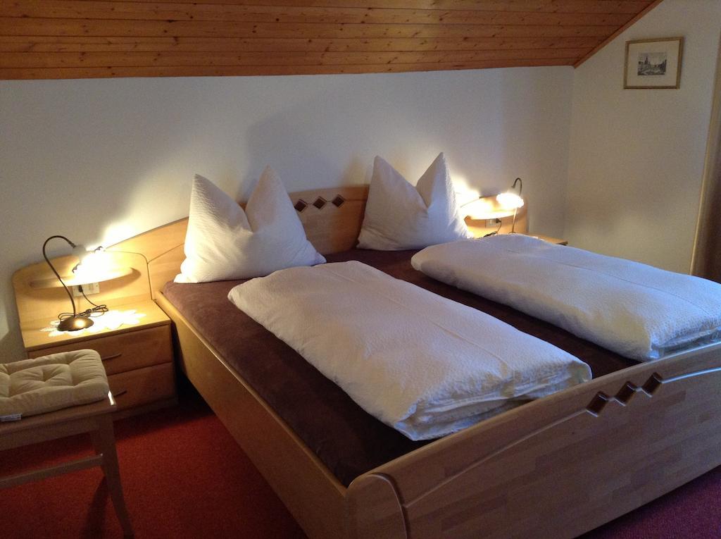 Oberlechnerhof Bed & Breakfast Rasun di Sopra Bilik gambar